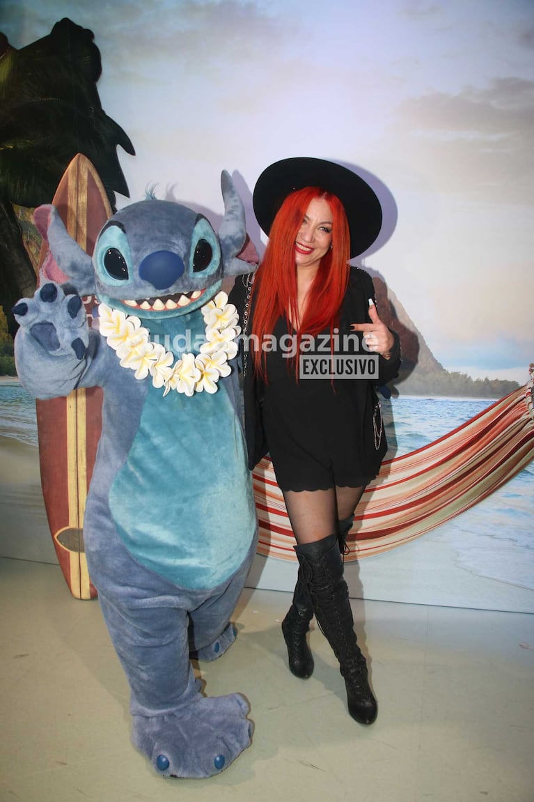Lowrdez con Stitch (Foto: Movilpress)