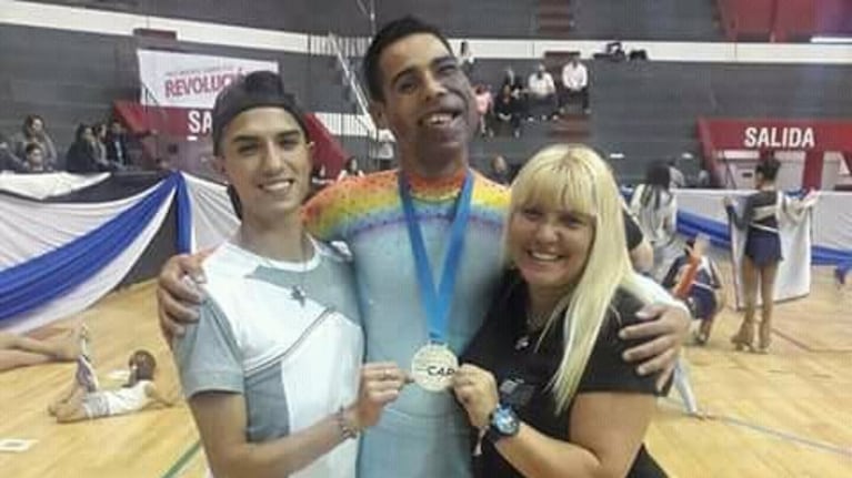 Lucas Benítez, el campeón de patín que fue agredido en el subte y reveló la discriminación que sufrió. Crédito: Instagram