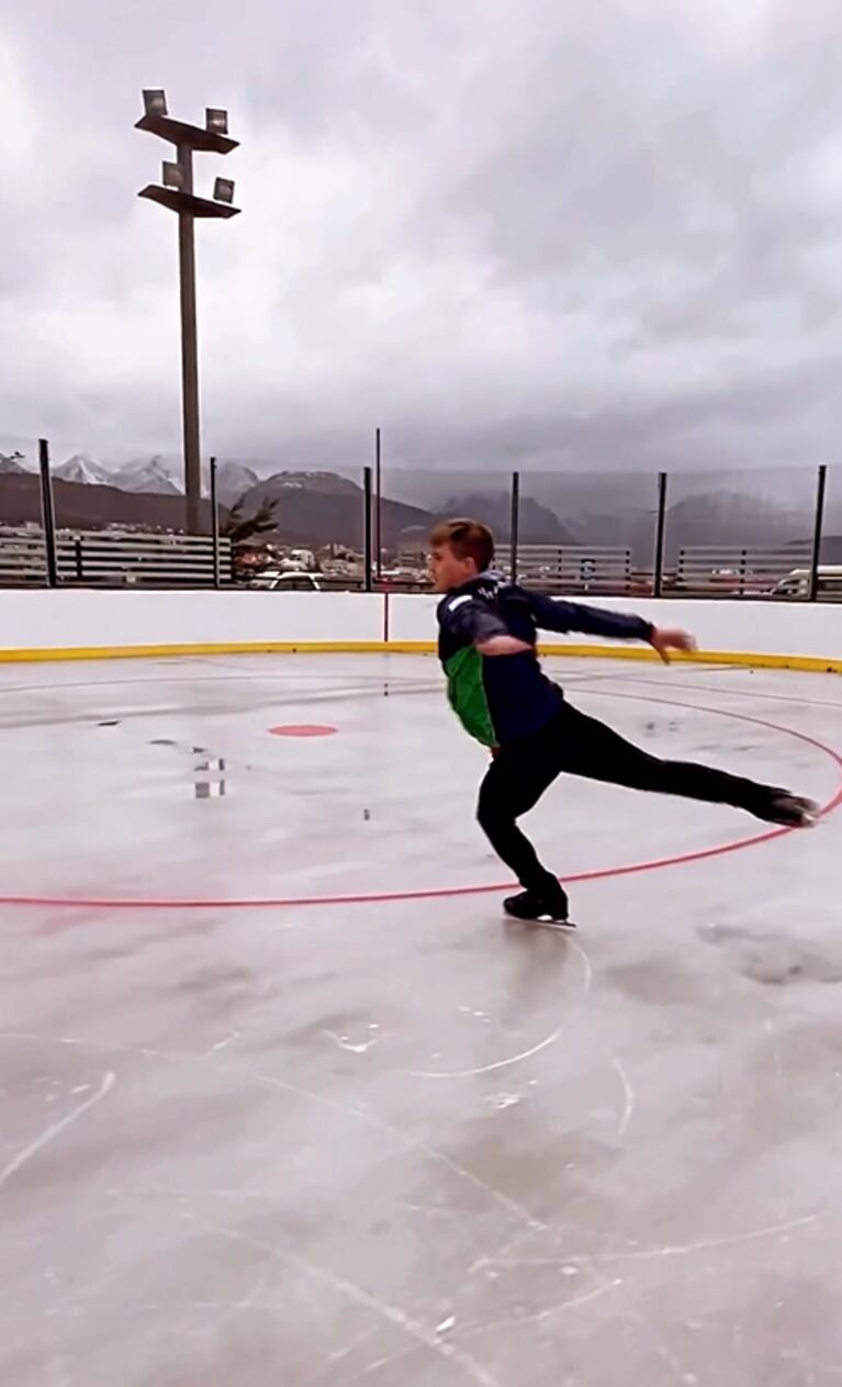 Lucas Benvenuto compartió todo su talento patinando sobre hielo: "Cinco minutos de prueba improvisados"