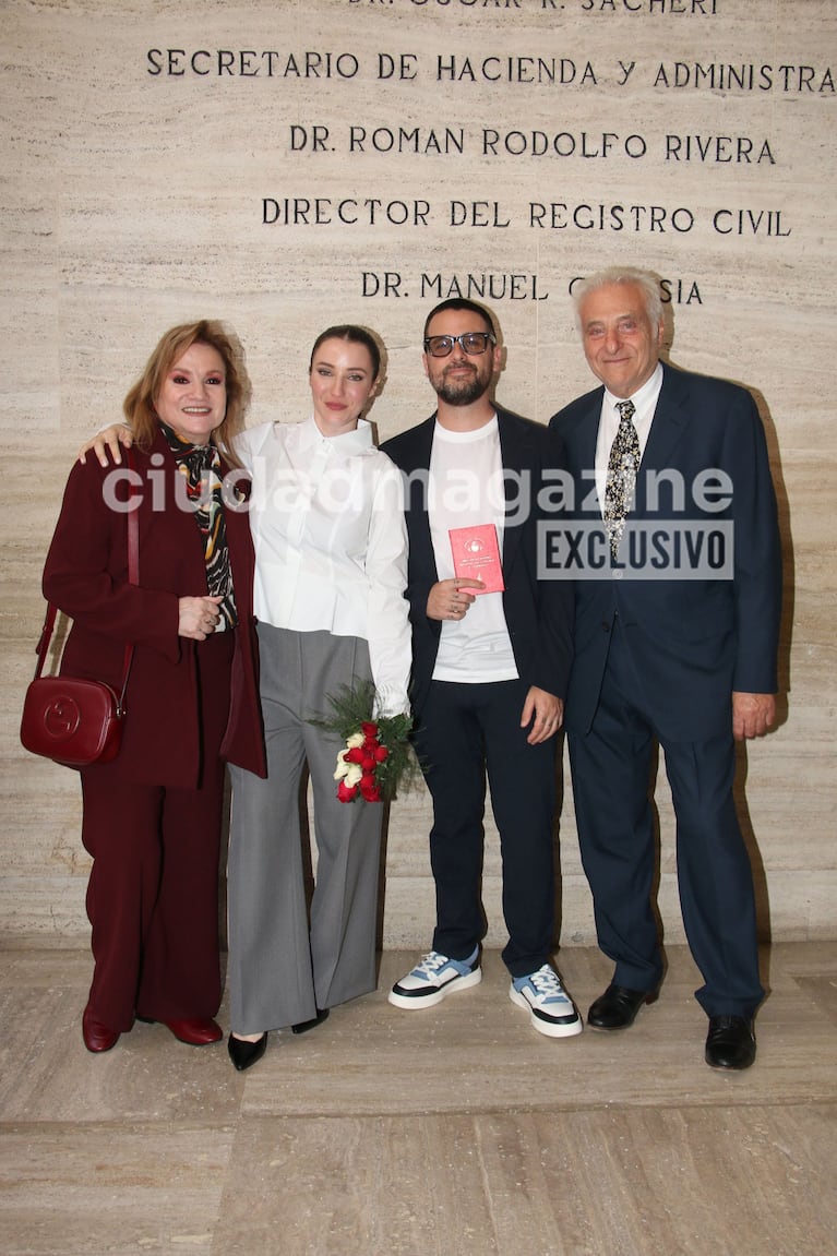 Lucía Galán, Rocío Hazán, Damián Aramendi y Alberto Hazán.. (Foto: Movilpress)