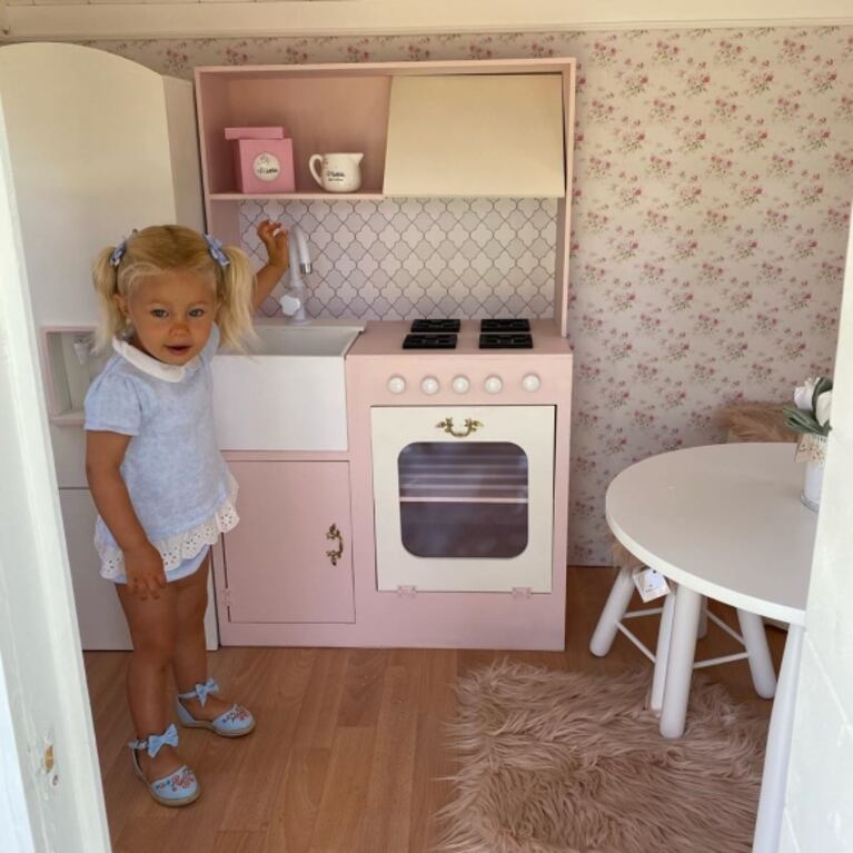 Luciana Salazar le regaló una increíble y costosa "casita de té" a Matilda valuada en 260 mil pesos