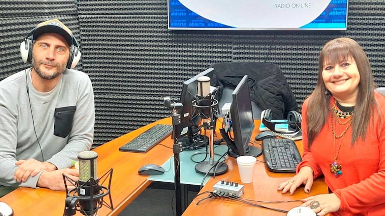 Luciano Cáceres y Karim González (Foto: Conexión Abierta)