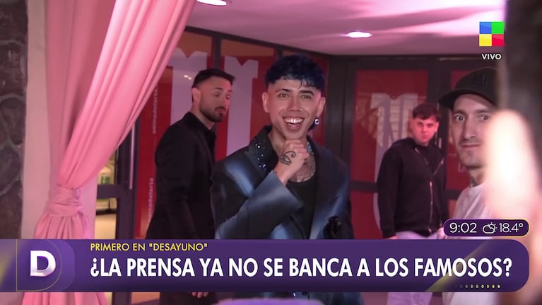 Luck Ra reaccionó con humor al insulto de un cronista por no querer parar a hablar con la prensa (Foto: captura de América).