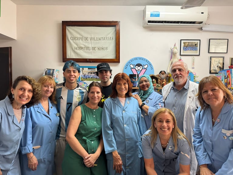 Luck Ra y Spreen visitaron el Hospital Ricardo Gutiérrez