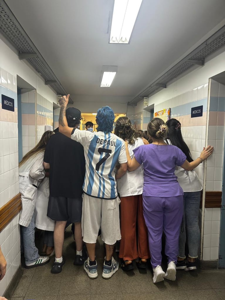 Luck Ra y Spreen visitaron el Hospital Ricardo Gutiérrez