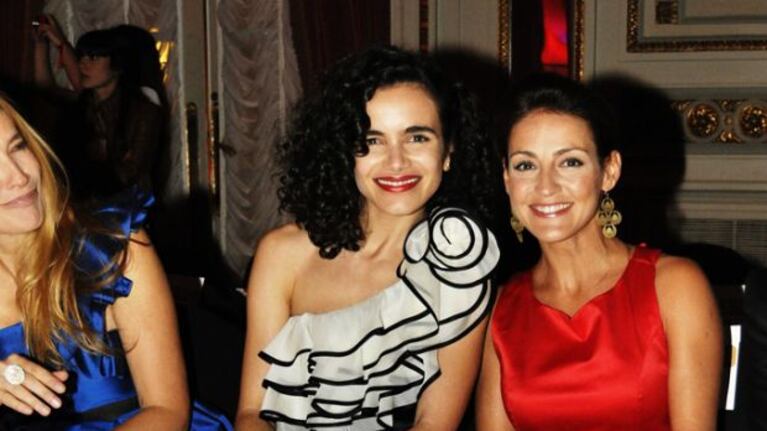 Lucrecia Blanco y Eleonora Wexler, diosas en el desfile de Las Oreiro. (Fotos: Jennifer Rubio)