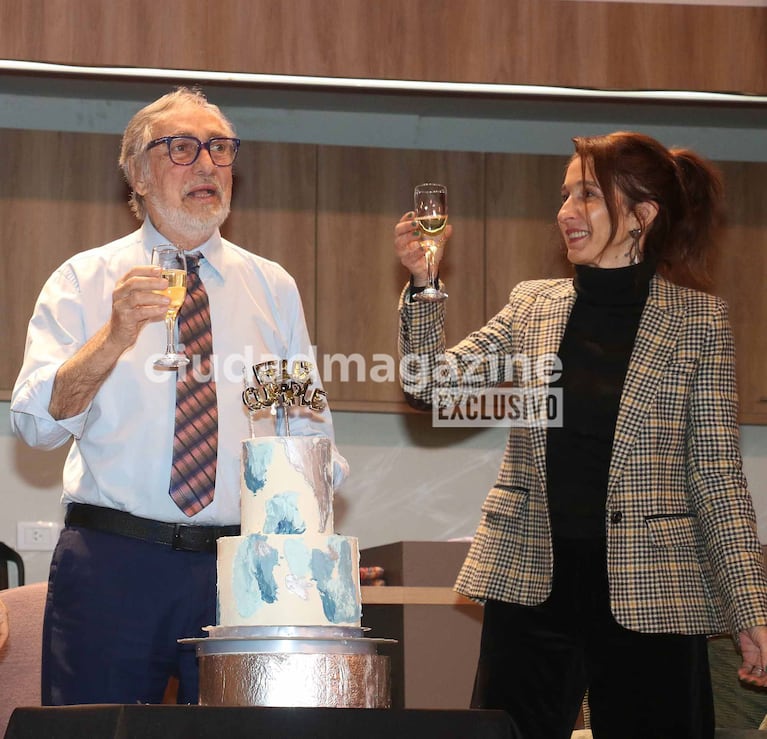 Luis Brandoni fue sorprendido en el teatro en el día de su cumpleaños (Foto: Movilpress).