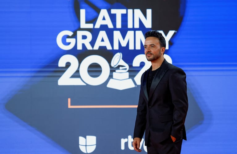 Luis Fonsi poses on the red carpet during the 24th Annual Latin Grammy Awards show in Seville, Spain, November 16, 2023. REUTERS/Marcelo del Pozo