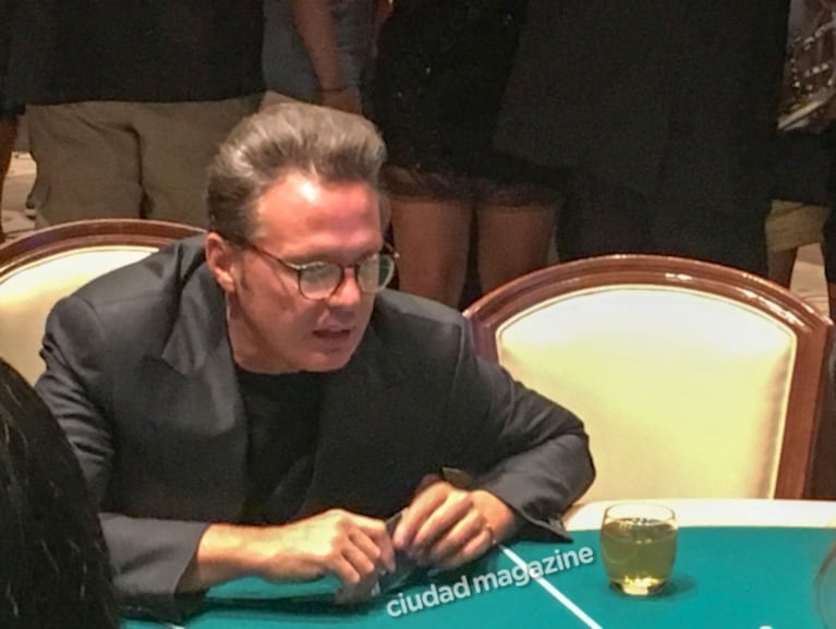 Luis Miguel fue a un casino de Las Vegas y sus fanáticas enloquecieron al verlo: imágenes exclusivas