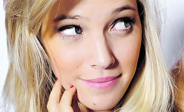  Luisana Lopilato: accidente doméstico relatado en Twitter
