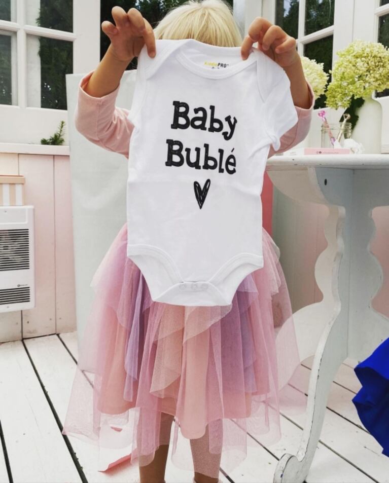 Luisana Lopilato celebró el baby shower de su hija en camino: el álbum de fotos