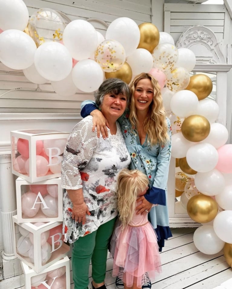 Luisana Lopilato celebró el baby shower de su hija en camino: el álbum de fotos