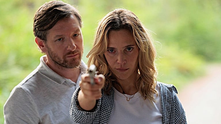 Luisana Lopilato como Clara y Gustavo Bassani como Julián.