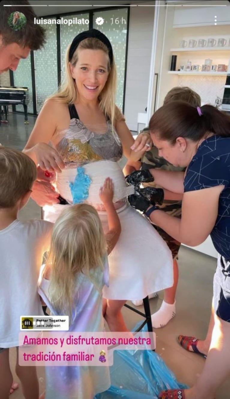 Luisana Lopilato cumplió con su familia el rito de cada embarazo: "Transformamos la panza en arte" 