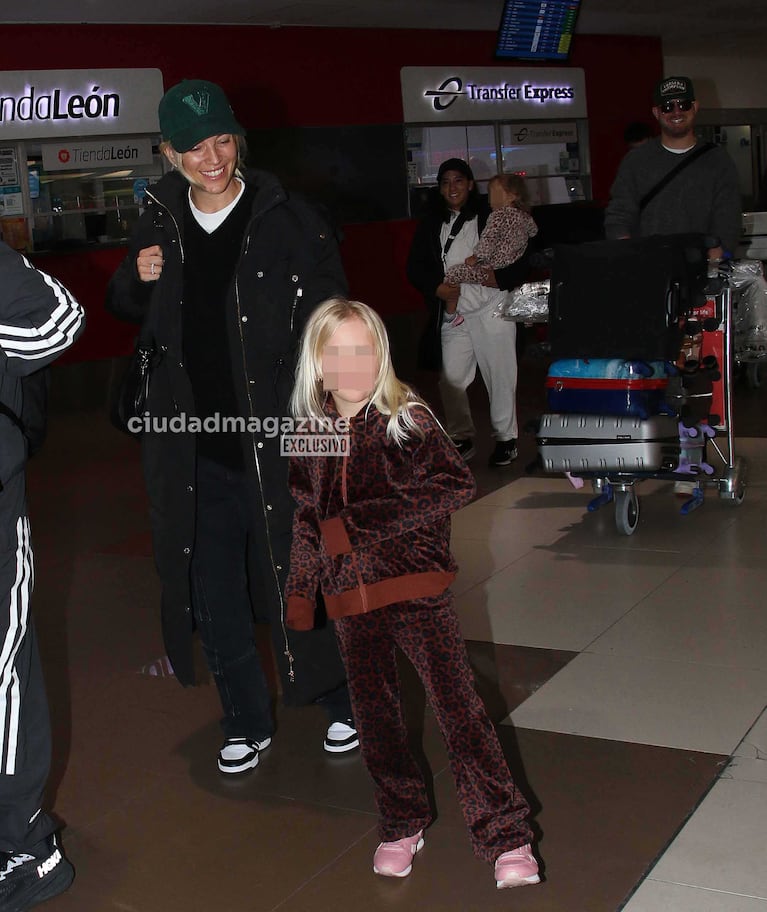 Luisana Lopilato llegó a Argentina con toda su familia (Foto: Movilpress)