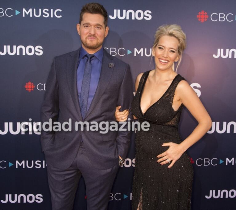 Luisana Lopilato lució su pancita de embarazada en la alfombra roja