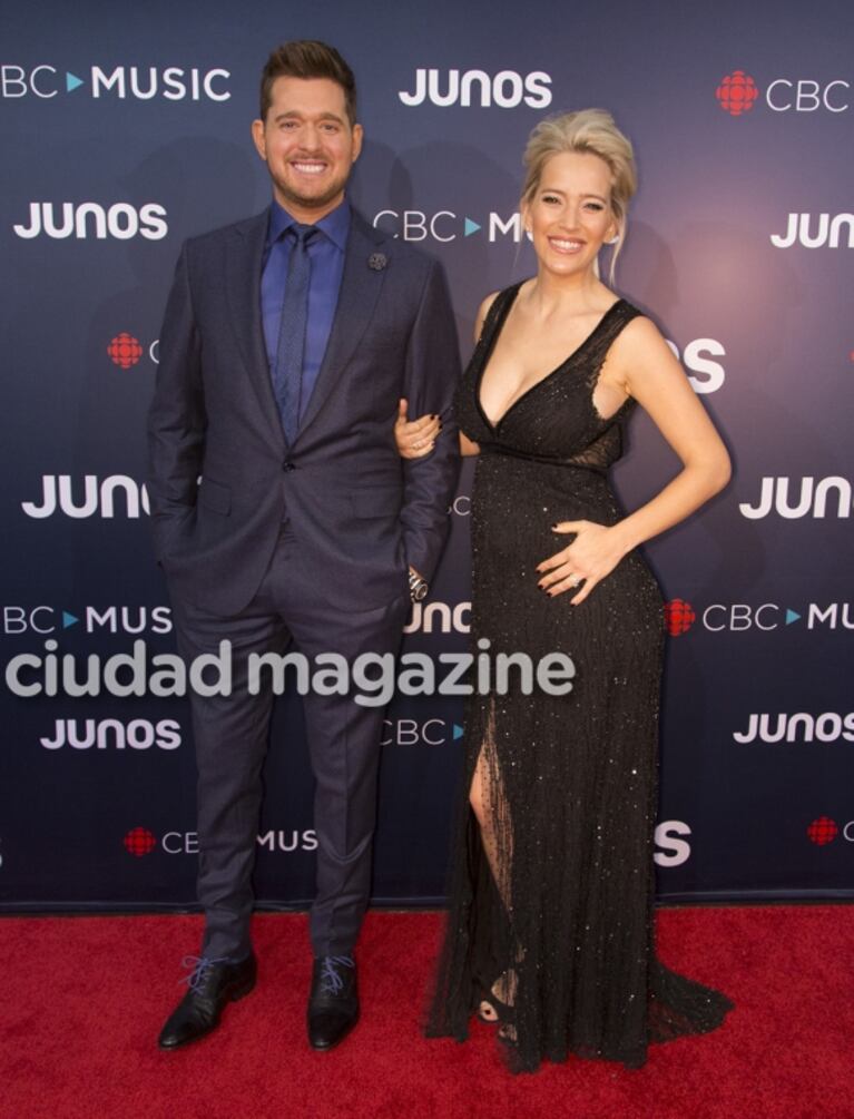 Luisana Lopilato lució su pancita de embarazada en la alfombra roja