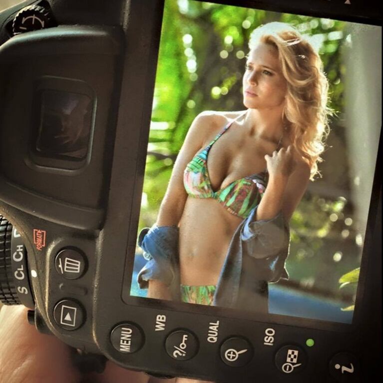 Luisana Lopilato protagonizó una sensual producción de fotos en bikini 