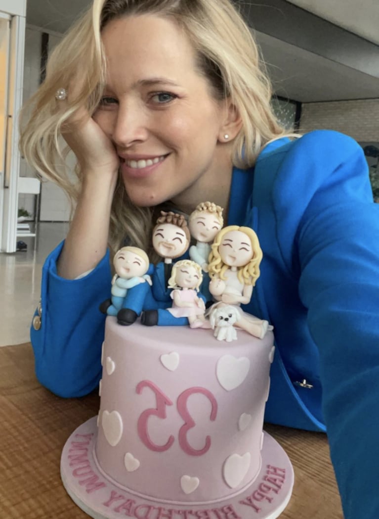 Luisana Lopilato sorprendió con su original torta por sus 35 años en una foto con sus tres hijos: "Rodeada de amor"