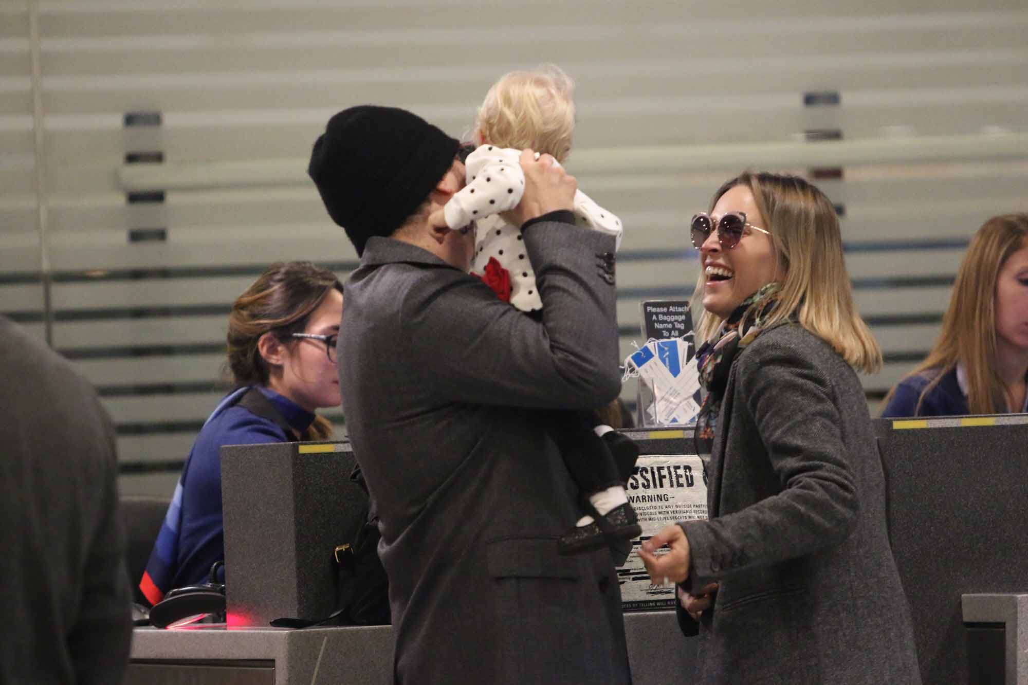 Luisana Lopilato y Michael Bublé regresaron a Canadá con sus hijos, Noah, Elías y Vida. (Foto: Movilpress)