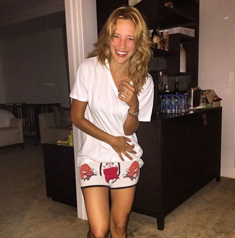 Luisana Lopilato y su look sexy para dormir… ¡con los calzoncillos de Bublé! (Foto: Instagram)