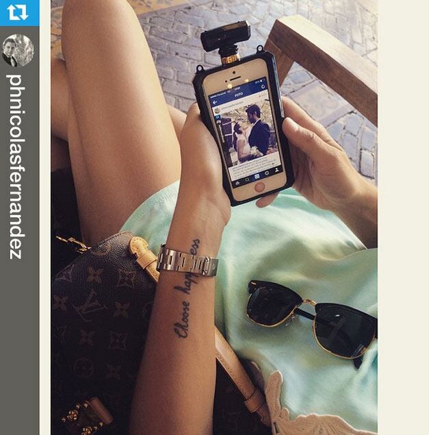 Luli Fernández mostró sus mil y una fundas top de celular (Foto: Instagram)