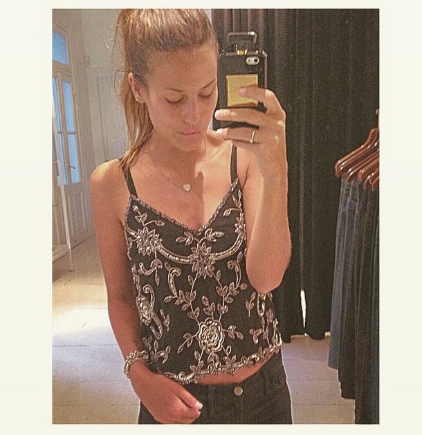 Luli Fernández mostró sus mil y una fundas top de celular (Foto: Instagram)