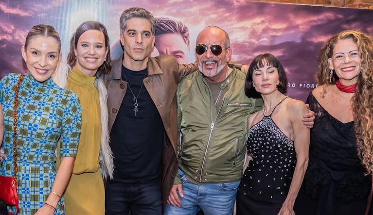 Luly Drozdek, Manuela Viale, Pablo Yotich, Alejandro Fiore, Magui Bravi y Lorena Acuña. (Foto: @lulydrozdek)