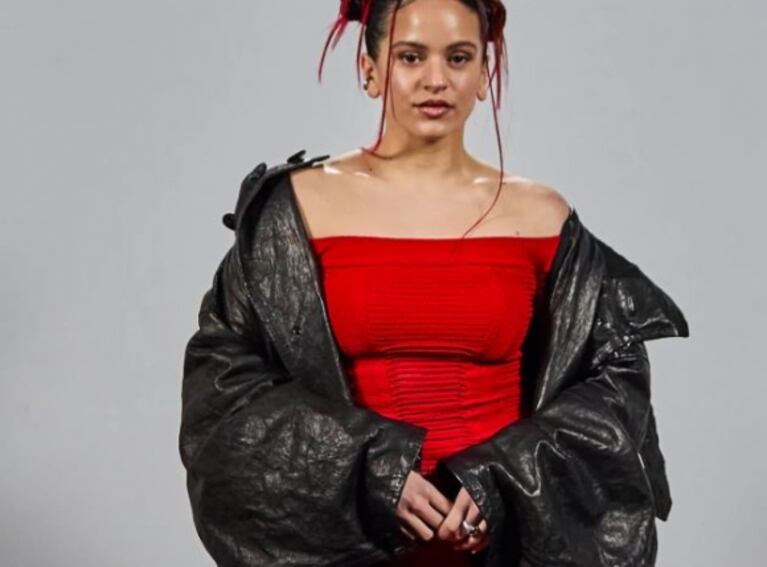 Madre fuerte y poderosa: Cami Homs estrenó un audaz look motomami