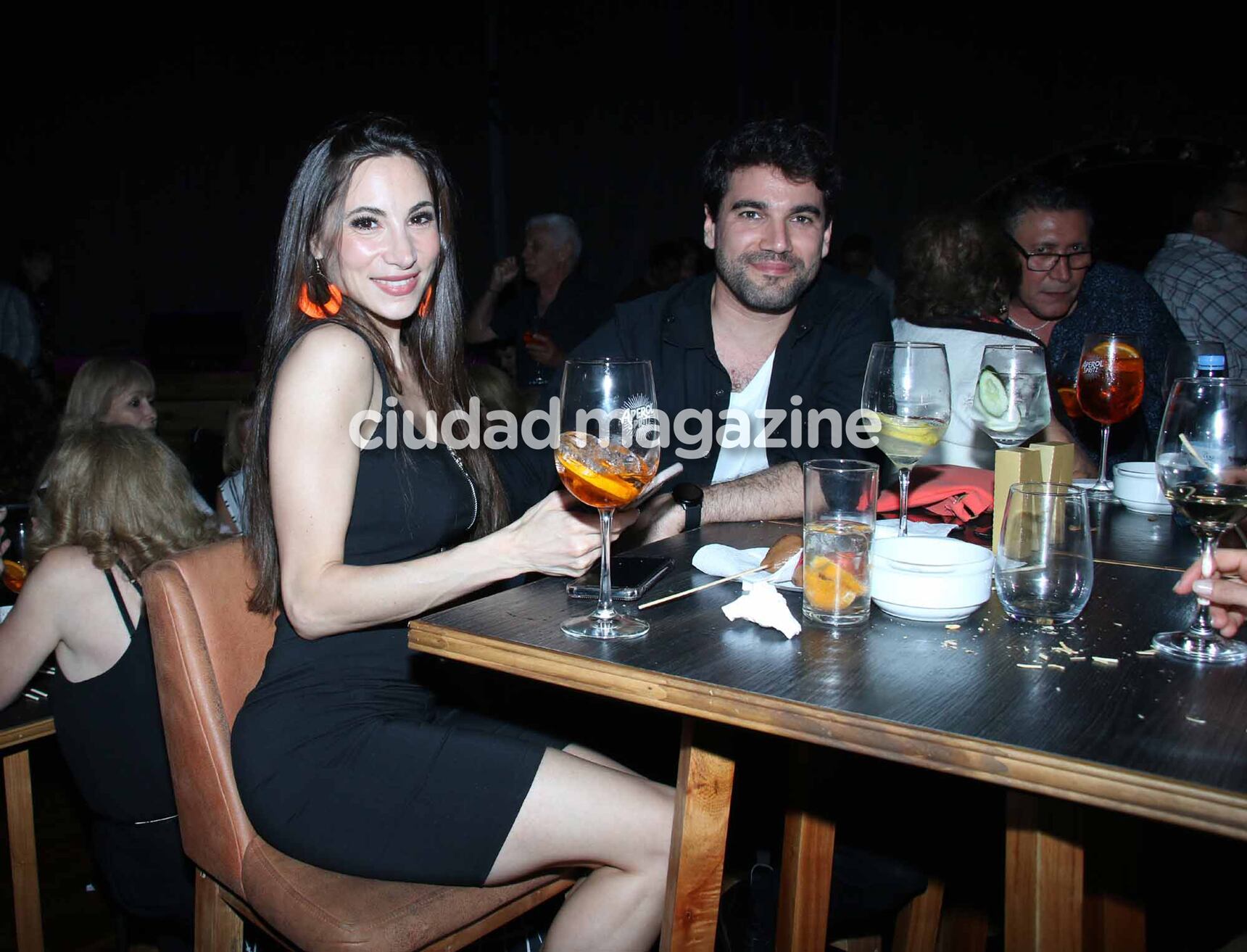 Magui Bravi y Octavio Cattaneo en el cumpleaños de José María Muscari. (Foto: Movilpress)