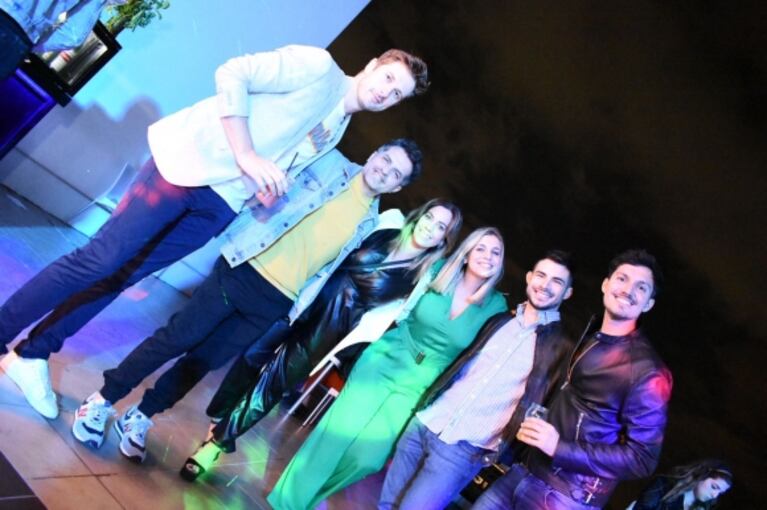 Maite Peñoñori celebró sus 30 años rodeada de amigos y colegas: "Alta noche" 