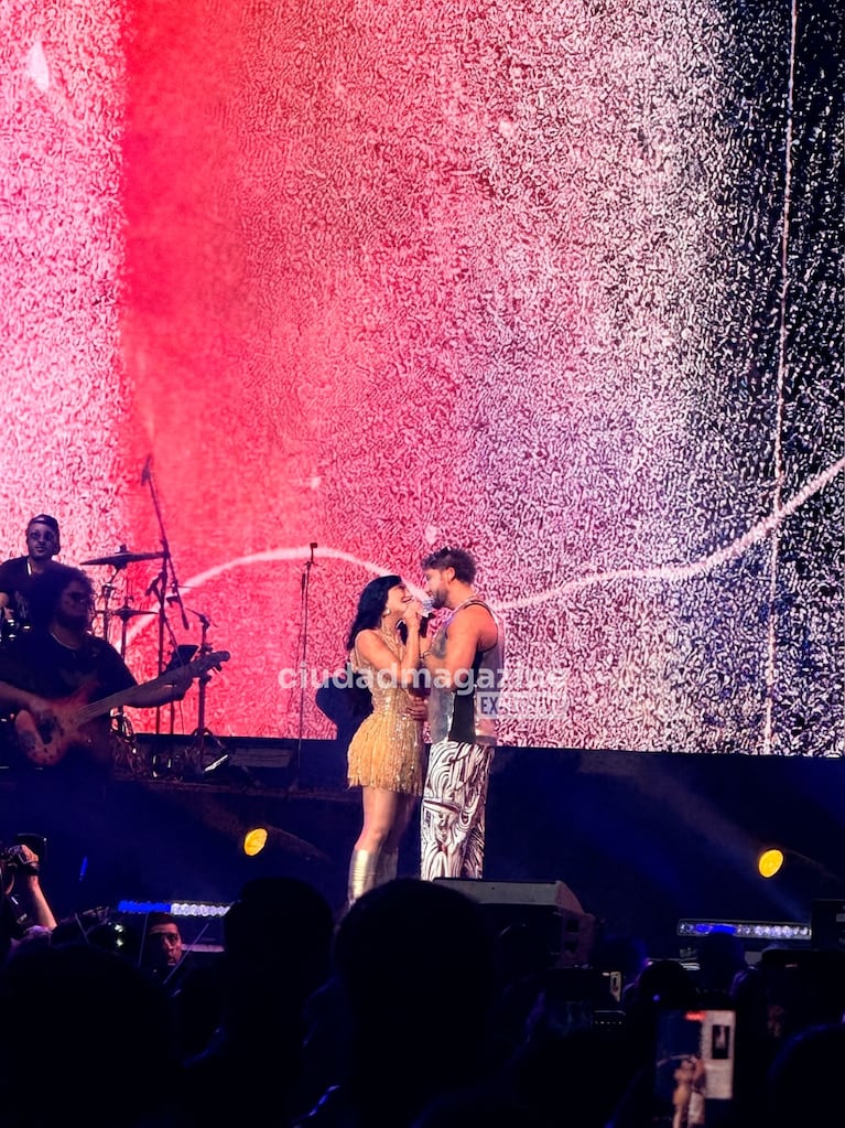 Majo Vargas y Juan Manuel Restrepo a pura química en el Movistar Arena de Buenos Aires (Foto: Ciudad Magazine).
