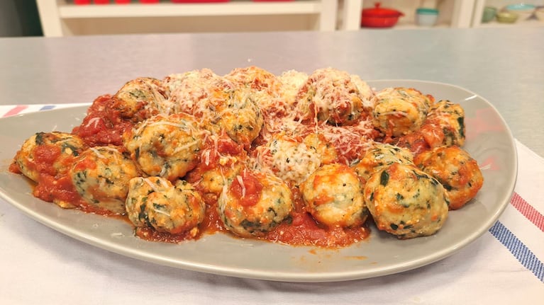Malfatti de espinaca con salsa de tomates: una receta fácil para cenas elegantes