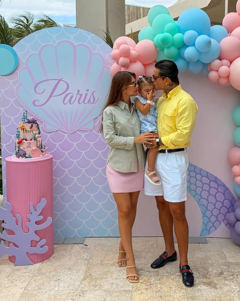 Maluma con su pareja, Susana Gómez, y su hija, Paris (Foto: Instagram/@maluma).
