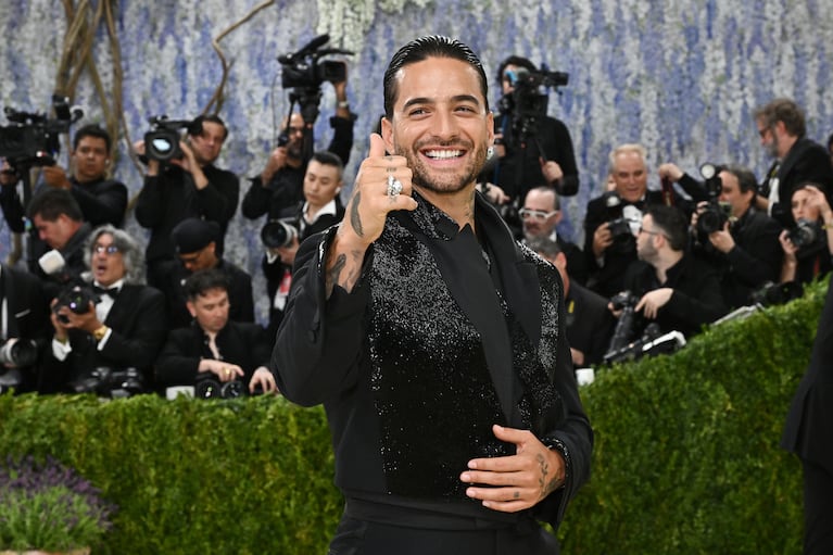 Maluma llega a la gala benéfica del Instituto del Vestido del Museo Metropolitano de Arte, que celebra la inauguración de la exposición El arte del vestido, el lunes 4 de mayo de 2026 en Nueva York. (Foto Evan Agostini/Invision/AP)