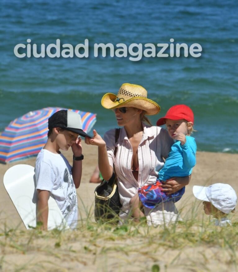 ¡Mamá full time! Pampita, una diosa con sus hijos en las playas de Punta del Este