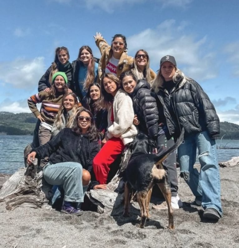 Manuela Viale celebró su despedida de soltera en la Patagonia: el divertido álbum de fotos con amigas