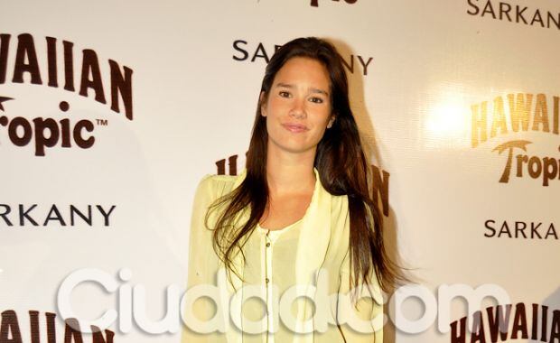 Manuela Viale sorprendió con su pantalón calado (Foto: Jennifer Rubio).