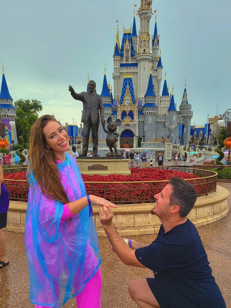 Mar Tarrés y su novio en Disney (Foto: Instagram @martarresok_)