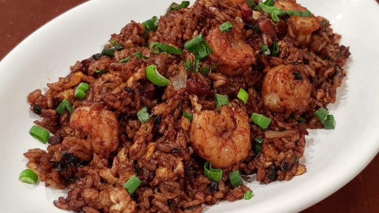 ¡Mar y arroz en perfecta armonía! Un perfecto salteado de langostinos que eleva tu cena a un nivel gourmet