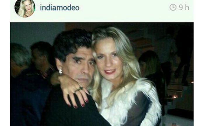 Maradona junto a Eva Amodeo (Foto: Web)