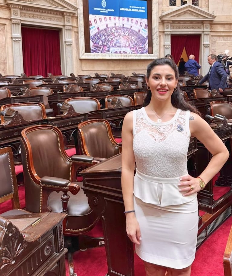 Marcela es periodista y diputada.