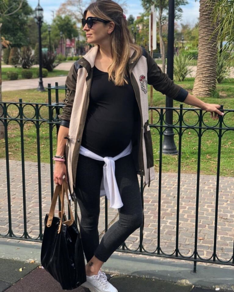 Marcela Kloosterboer lució su súper panza de embarazada con un divertido comentario: "Semana 40 y vos tipo globo"