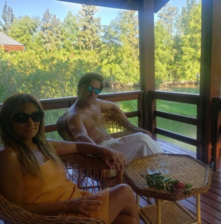 Marcela Tauro se mostró sexy en bikini con su novio, en su escapada romántica al Delta: "Jugando con él"