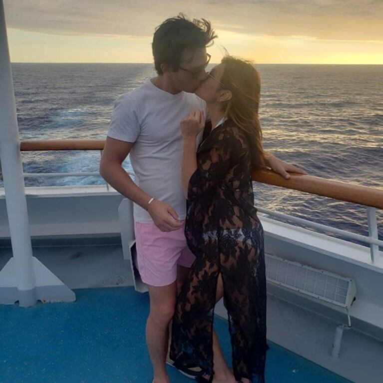 Marcela Tauro y su novio Martín Bisio, a los besos y súper enamorados: "Tres años juntos y vamos por más"