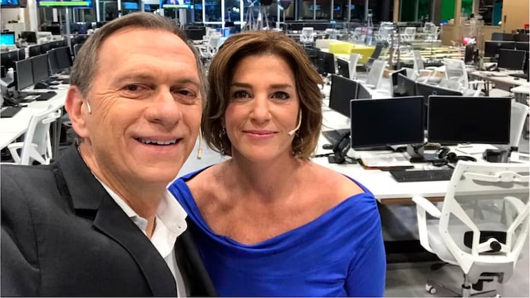 Marcelo Bonelli y Débora Pérez Volpin en el Centro de Contenidos Multiplataforma de Artear.