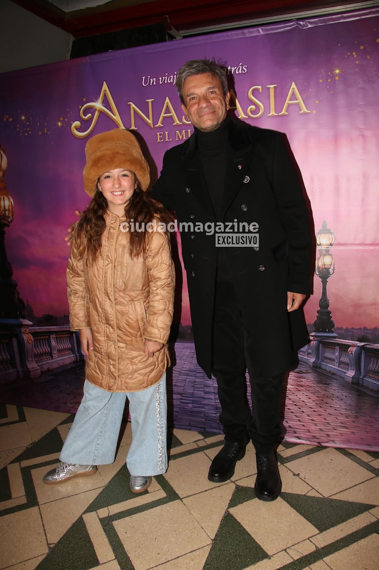 Marcelo de Bellis y su hija en el estreno del musical Anastasia (Foto: Movilpress).