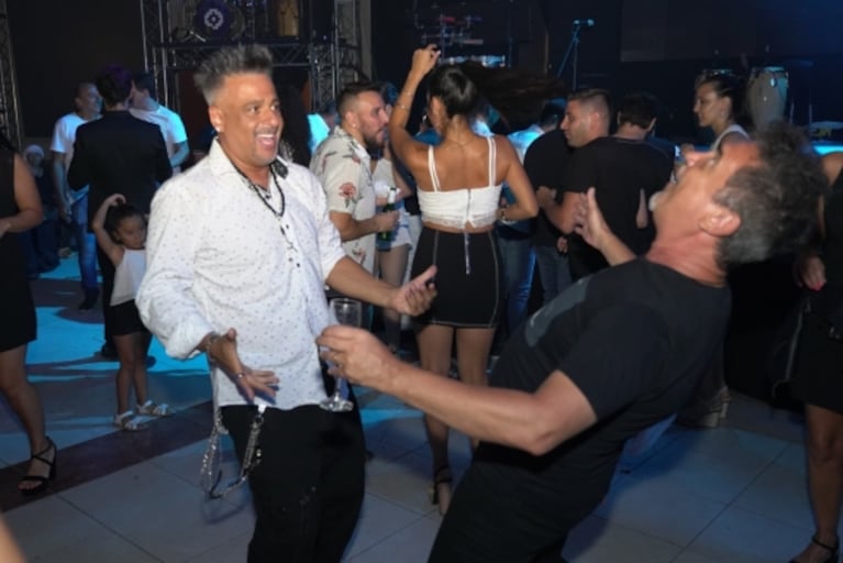 Marcelo Iripino festejó su cumple a puro baile y diversión en plena temporada de Villa Carlos Paz