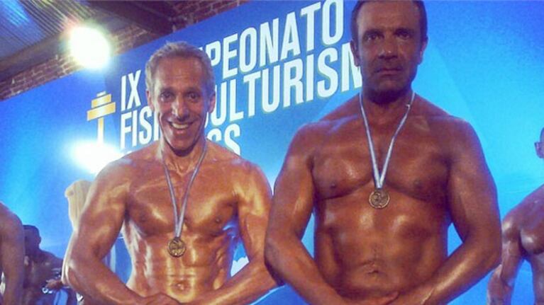 Marcelo Mazzarello y Marcelo de Bellis posaron en sunga en Viudas e Hijos (Foto: Instagram)