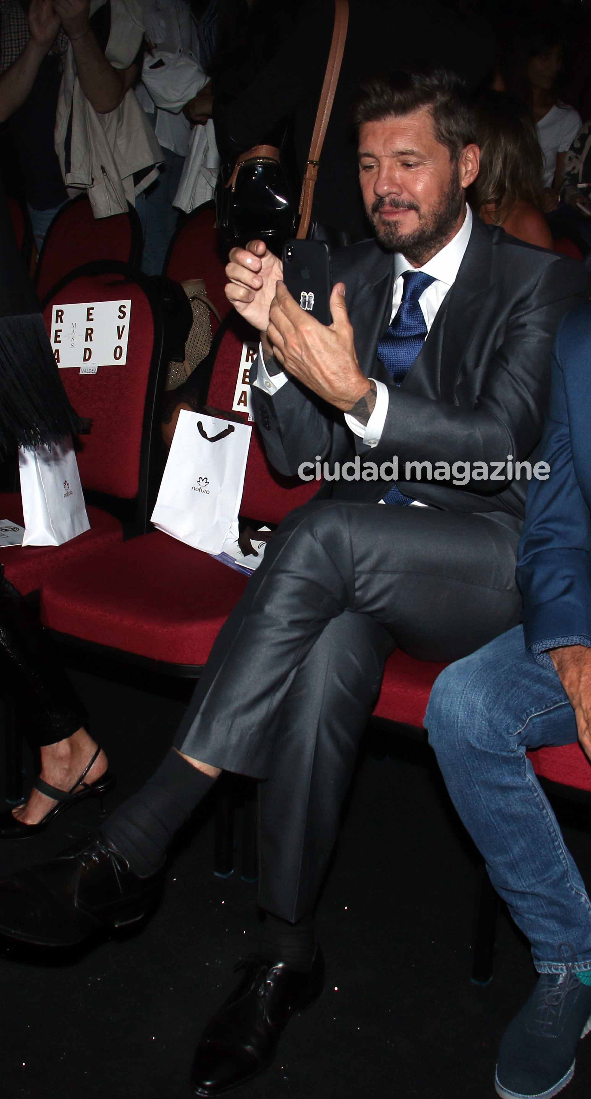 Marcelo Tinelli, espectador de lujo en el desfile de Guillermina Valdés (Movilpress)